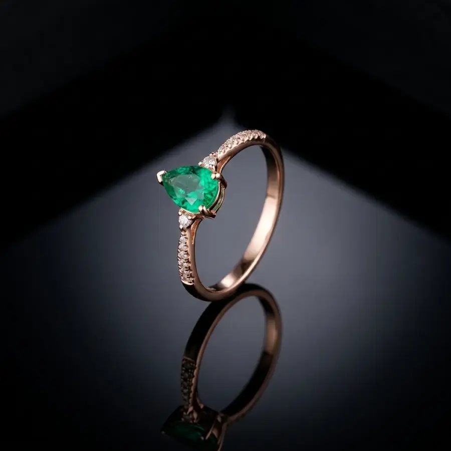 Feuille Emerald Ring